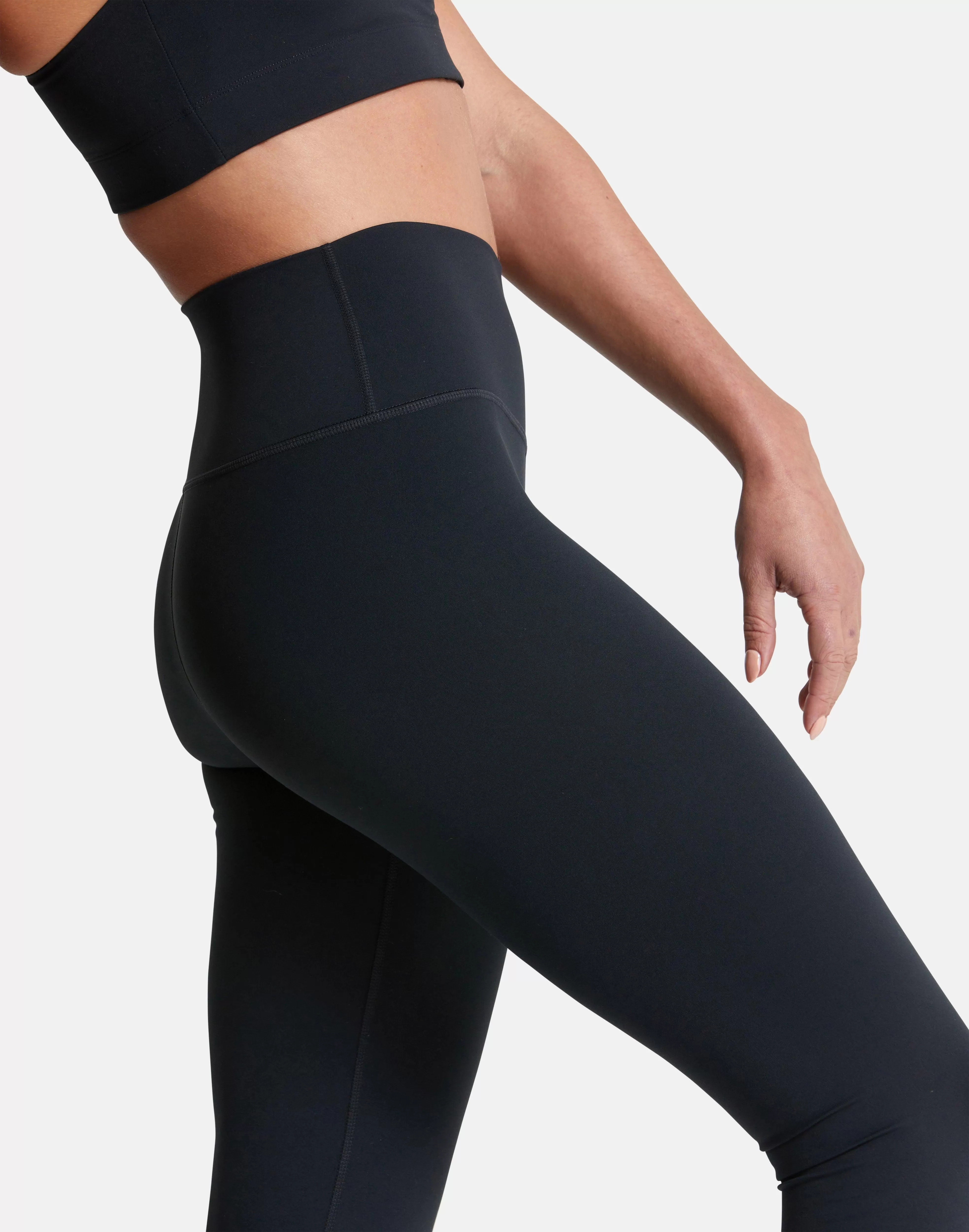 Aurora Legging in Jet Black