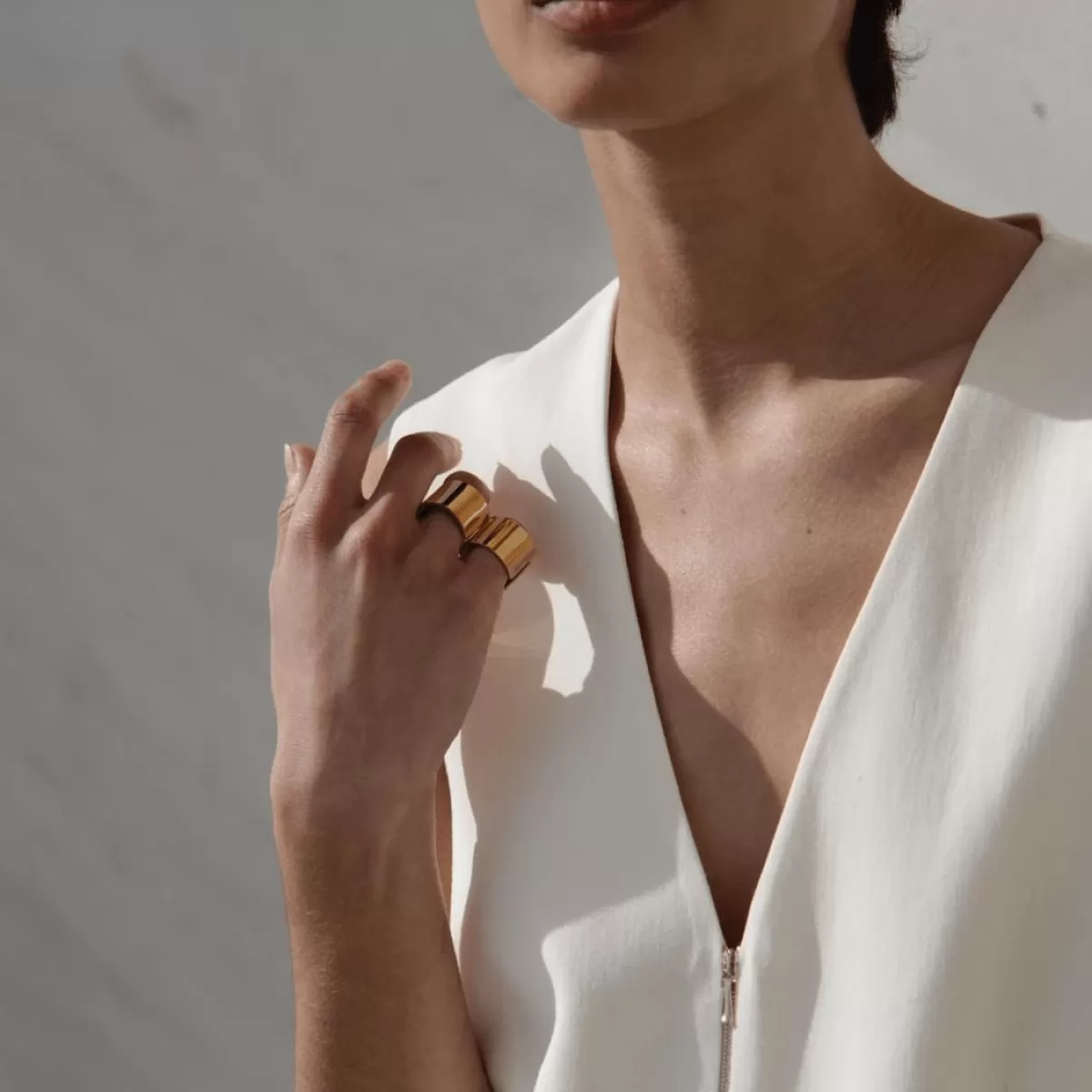 Binocolo Two-Finger Statement Ring