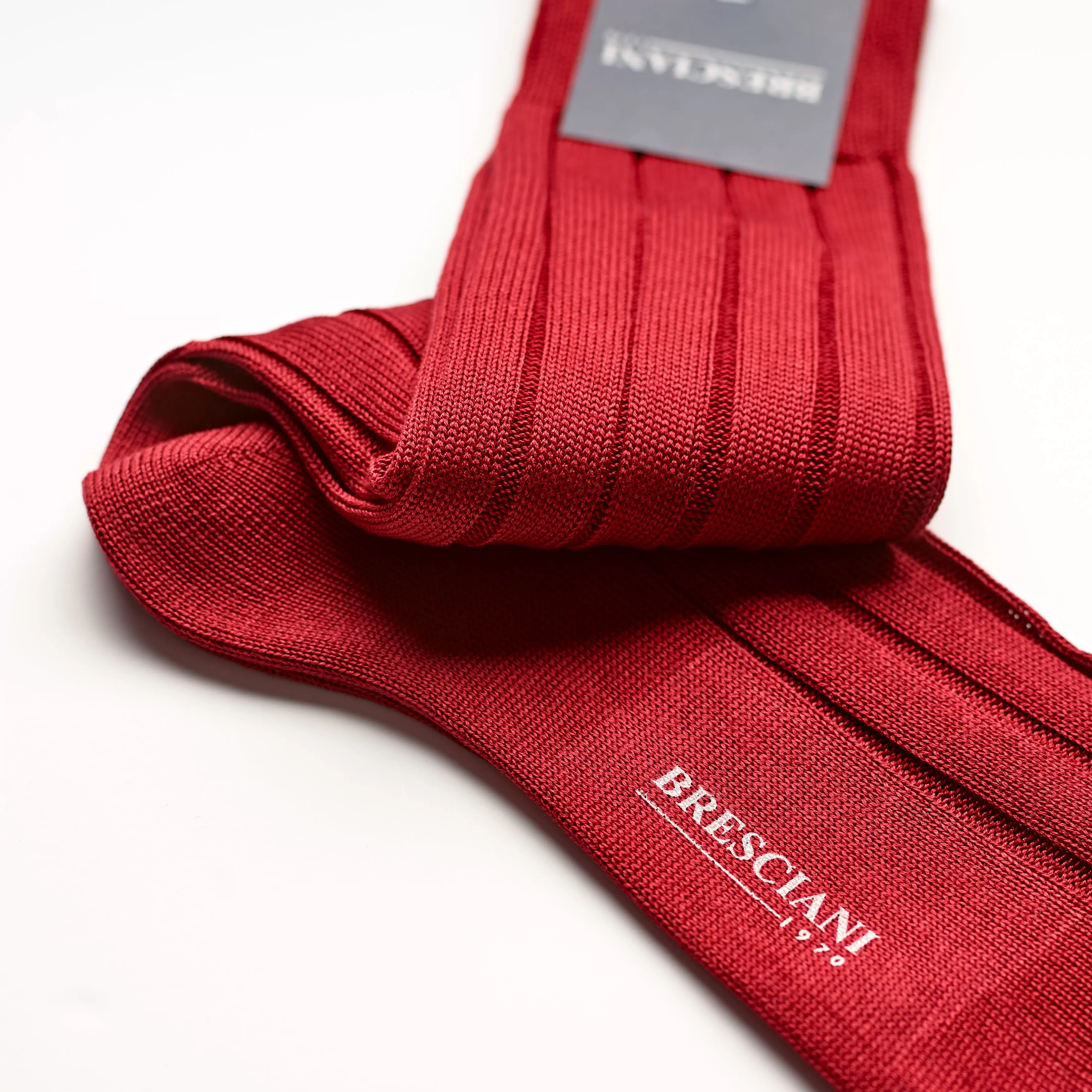 Bresciani Short Sock with Large Rib: Crimson Red