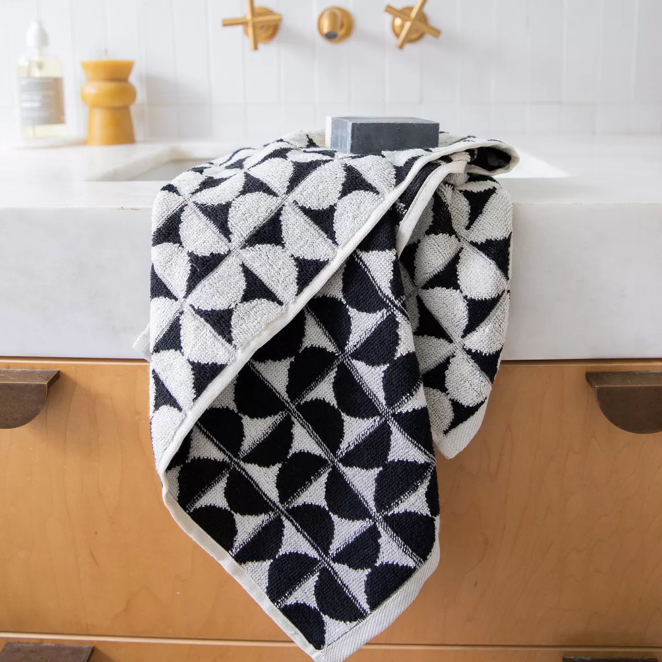 Harper Hand Towel - Sage